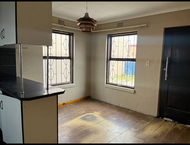 2 BEDROOM HOUSE FOR SALE IN ILITHA PARK